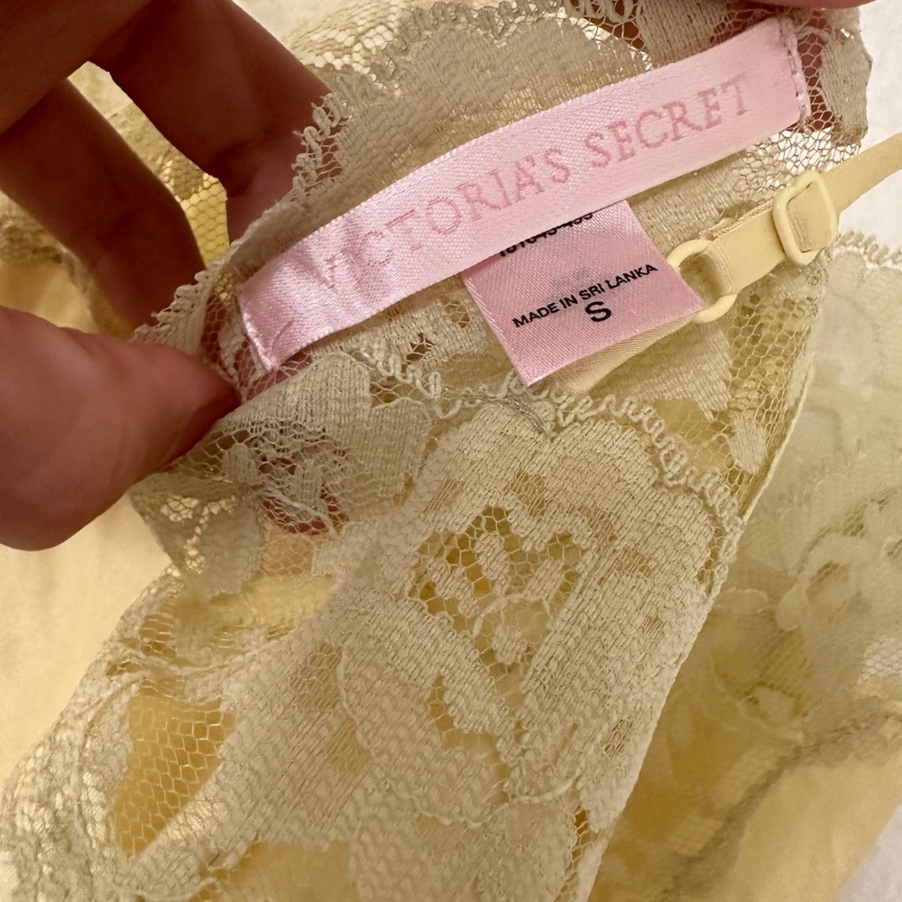 Vintage Victoria’s Secret Pastel Yellow Satin Silk Lace Trim Slip Dress Bow S - Picture 3 of 3